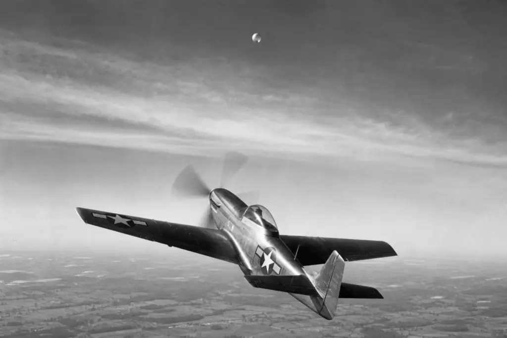 Mantell Mustang Climbs Toward Unknown Object