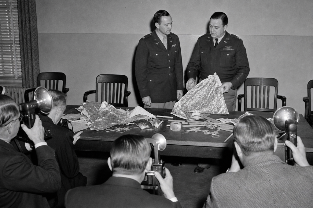 Roswell Debris Press Briefing, 1947