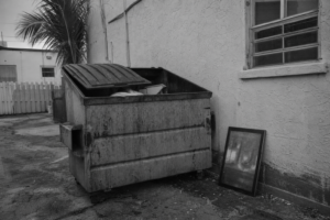 Unverified Miami Dumpster Picture Claim