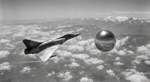 Jet vs silent sphere